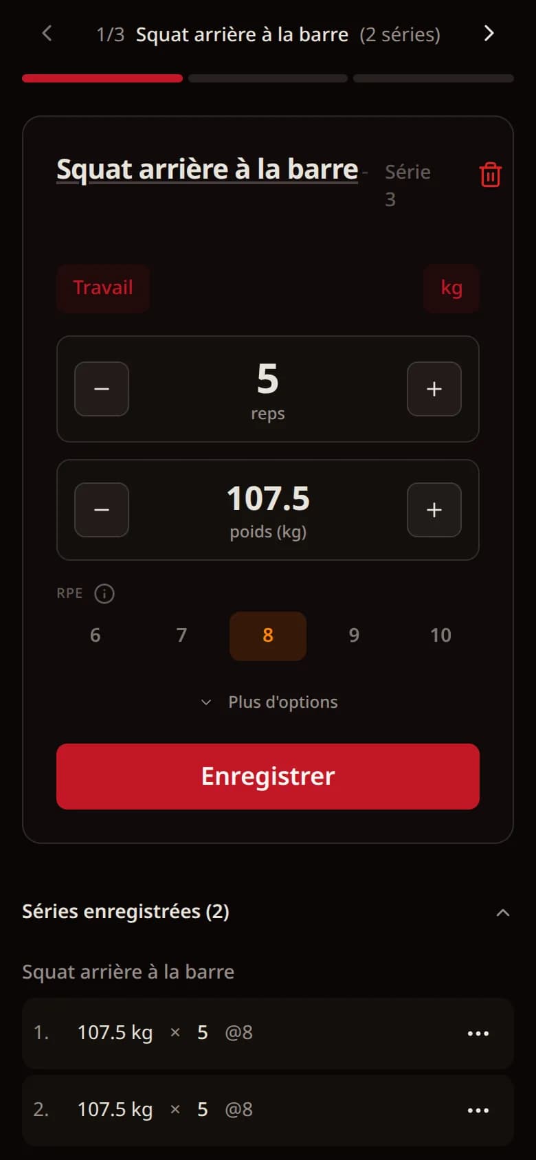 Écran de séance en cours dans Eskeno : troisième série de squat arrière à 107,5 kg pour 5 répétitions, RPE 8, et deux séries déjà enregistrées.